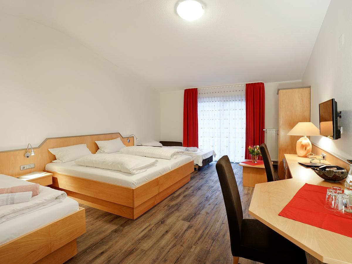 Hotel Gasthof Zum Biber Motten ภายนอก รูปภาพ