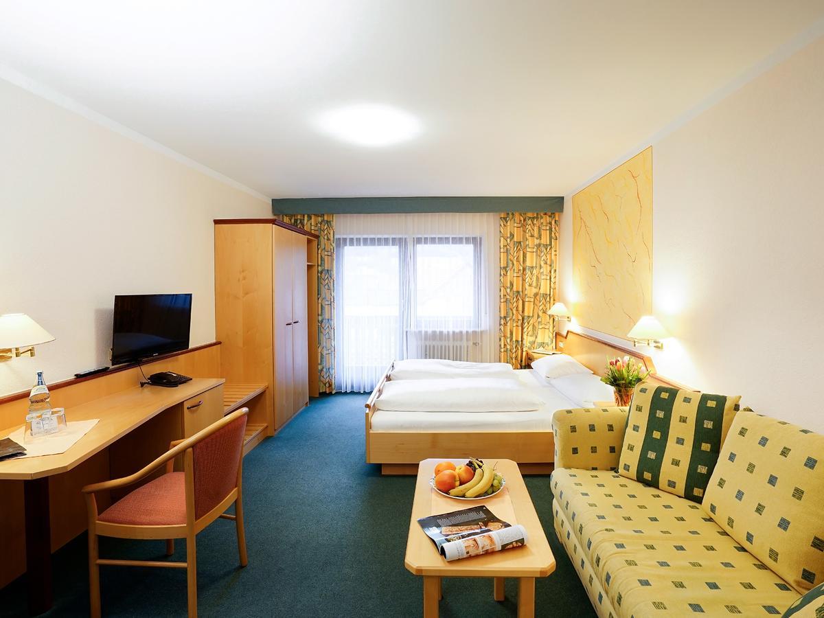 Hotel Gasthof Zum Biber Motten ภายนอก รูปภาพ