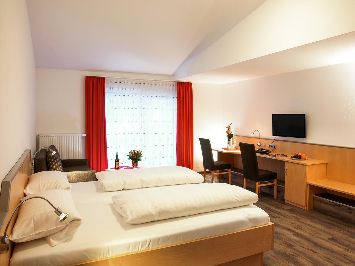 Hotel Gasthof Zum Biber Motten ภายนอก รูปภาพ