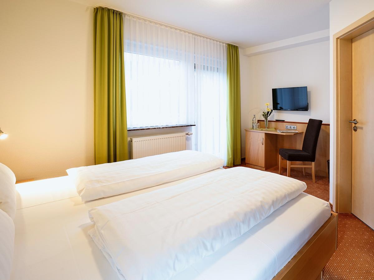 Hotel Gasthof Zum Biber Motten ภายนอก รูปภาพ
