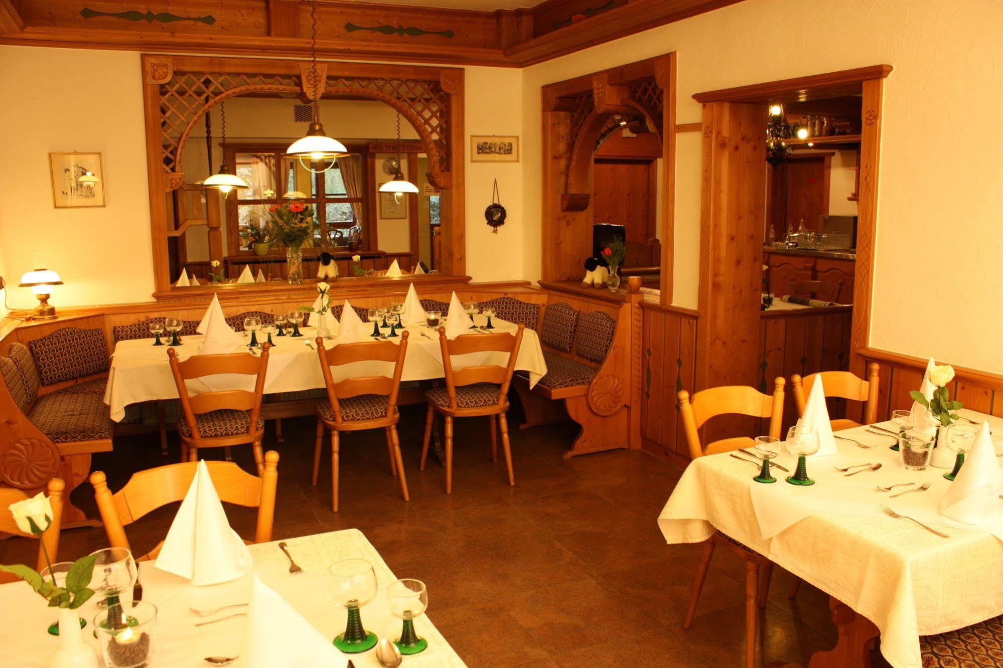 Hotel Gasthof Zum Biber Motten ภายนอก รูปภาพ