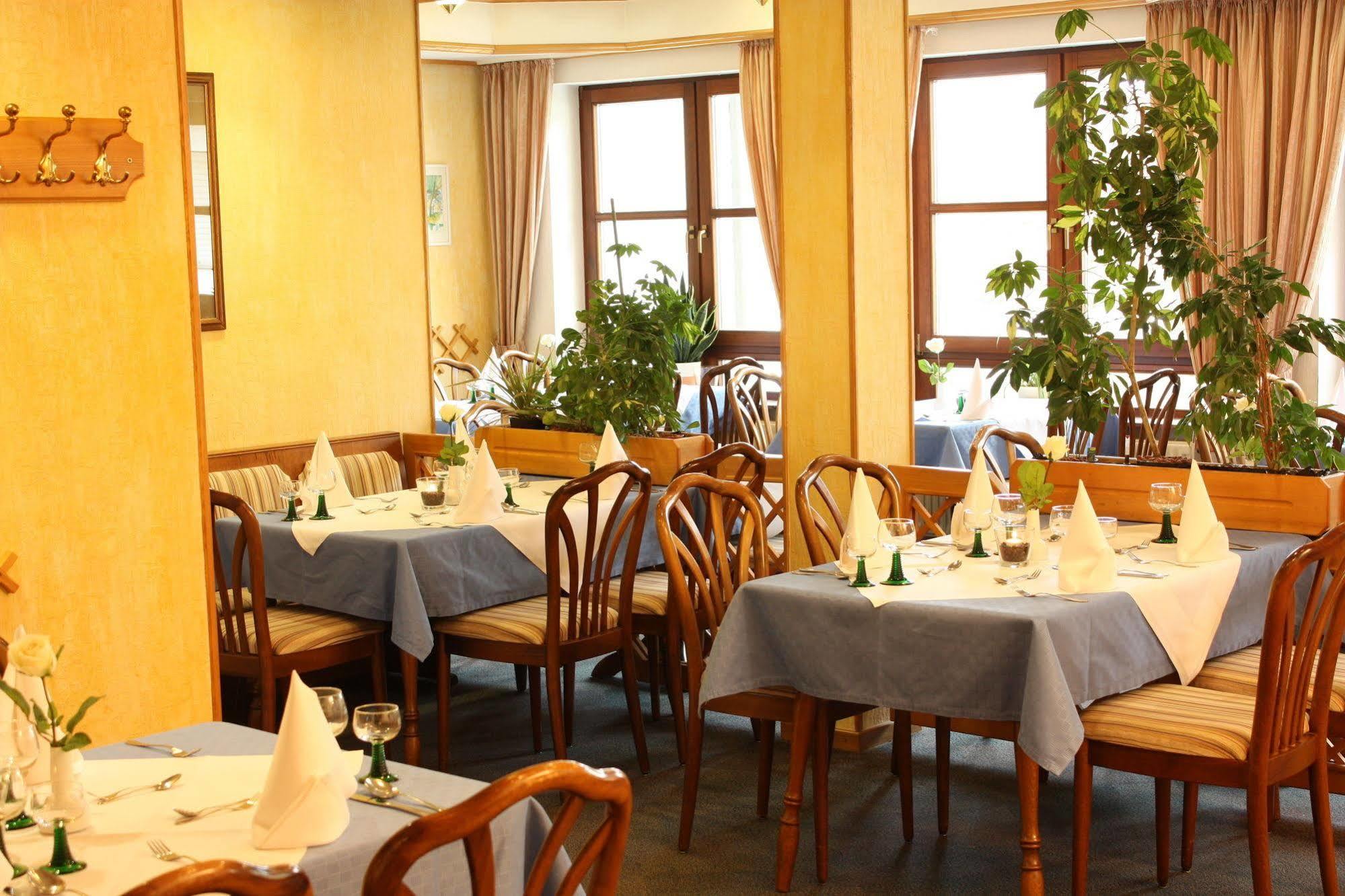 Hotel Gasthof Zum Biber Motten ภายนอก รูปภาพ