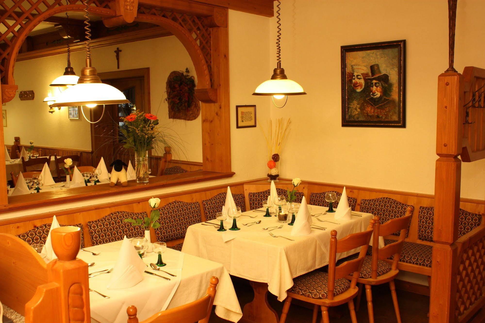 Hotel Gasthof Zum Biber Motten ภายนอก รูปภาพ